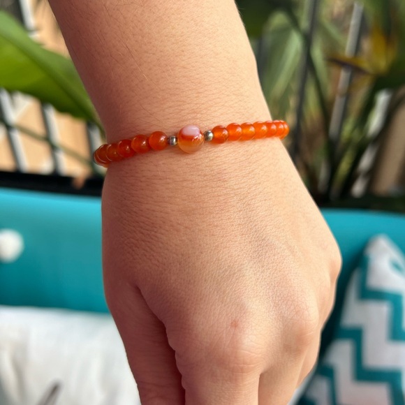 Natural Carnelian Stone, Stretch Bracelet - Picture 5 of 8